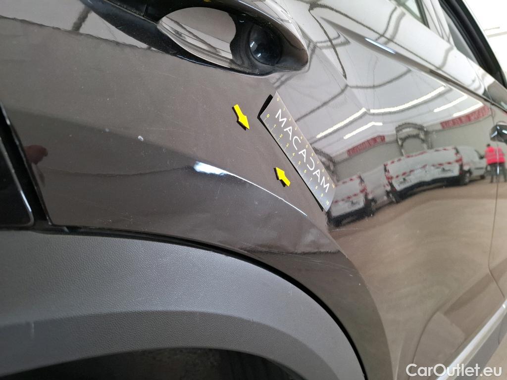  Volkswagen  T-ROC VOLKSWAGEN  / 2017 / 5P / SUV 1.5 TSI 150 EVO CARAT DSG7 #19