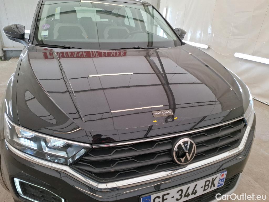  Volkswagen  T-ROC VOLKSWAGEN  / 2017 / 5P / SUV 1.5 TSI 150 EVO CARAT DSG7 #1