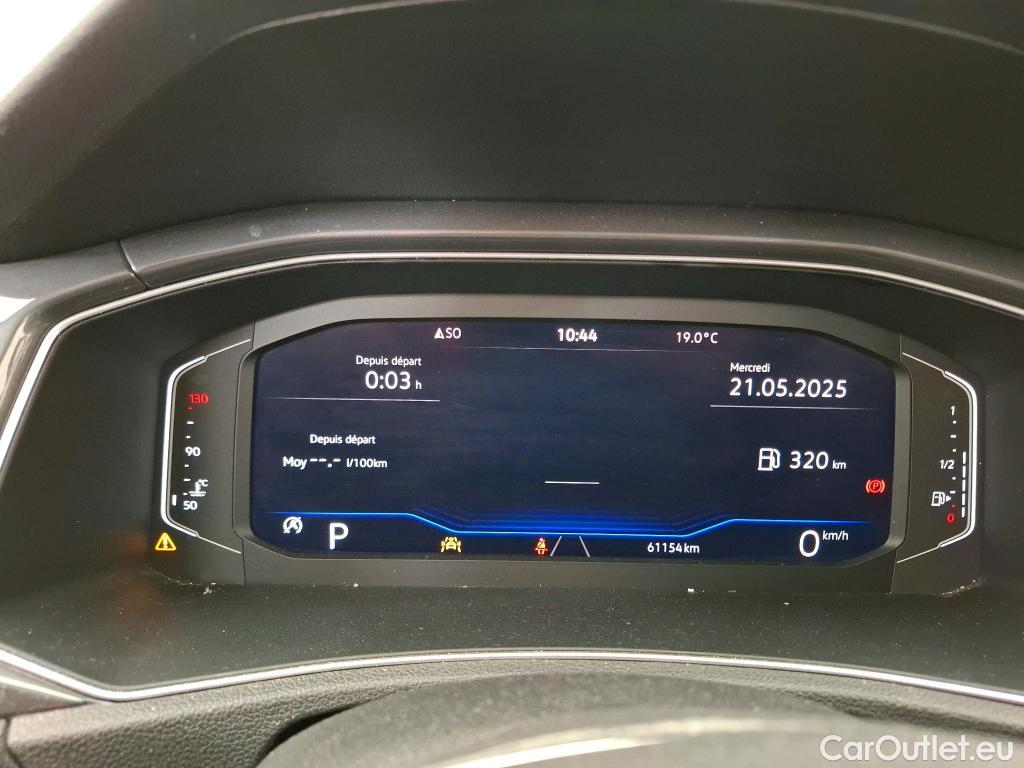  Volkswagen  T-ROC VOLKSWAGEN  / 2017 / 5P / SUV 1.5 TSI 150 EVO CARAT DSG7 #27