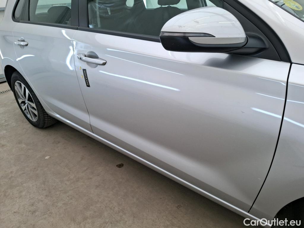  Hyundai  i30 HYUNDAI  / 2016 / 5P / Berline 1.6 CRDI 115 DCT-7 BUSINESS #25