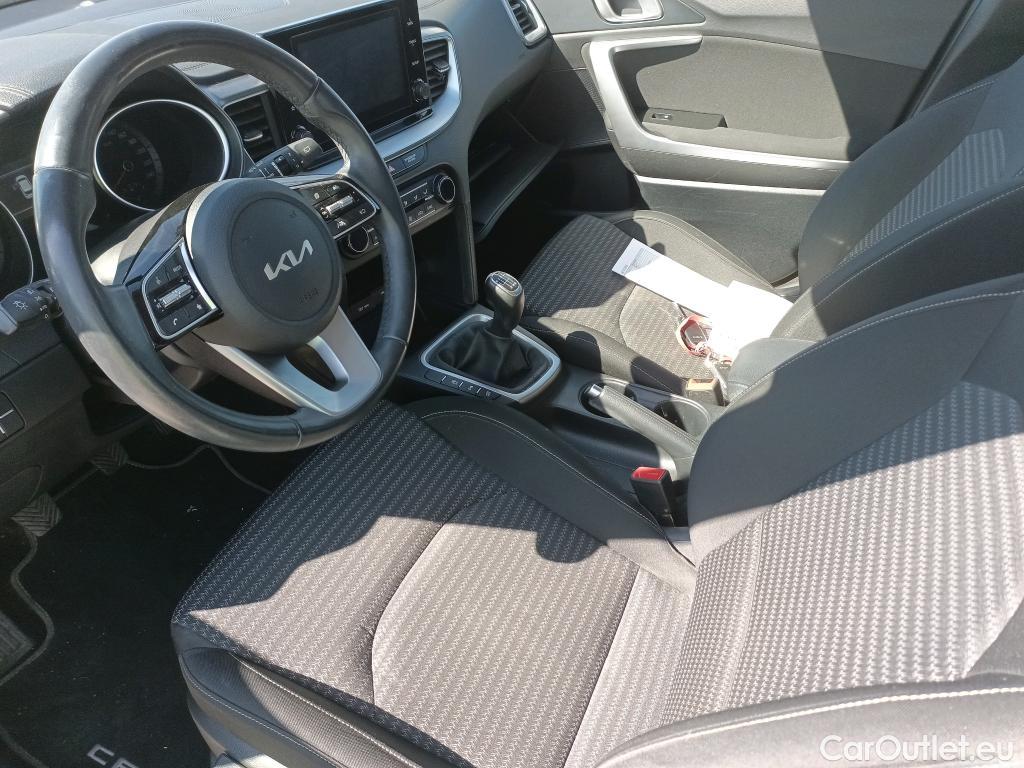  KIA  Cee'd KIA Ceed / 2021 / 5P / berlina con portón 1.0 T-GDi 88kW (120CV) Drive #12