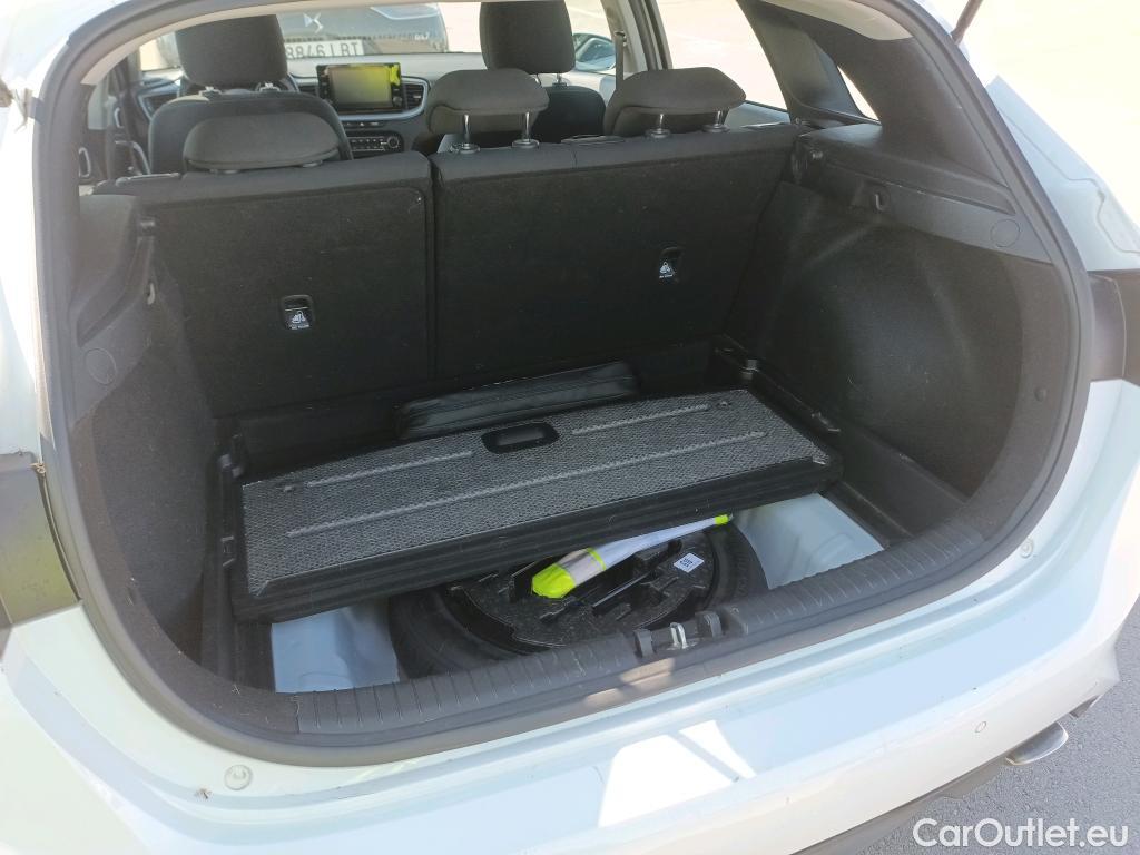  KIA  Cee'd KIA Ceed / 2021 / 5P / berlina con portón 1.0 T-GDi 88kW (120CV) Drive #2