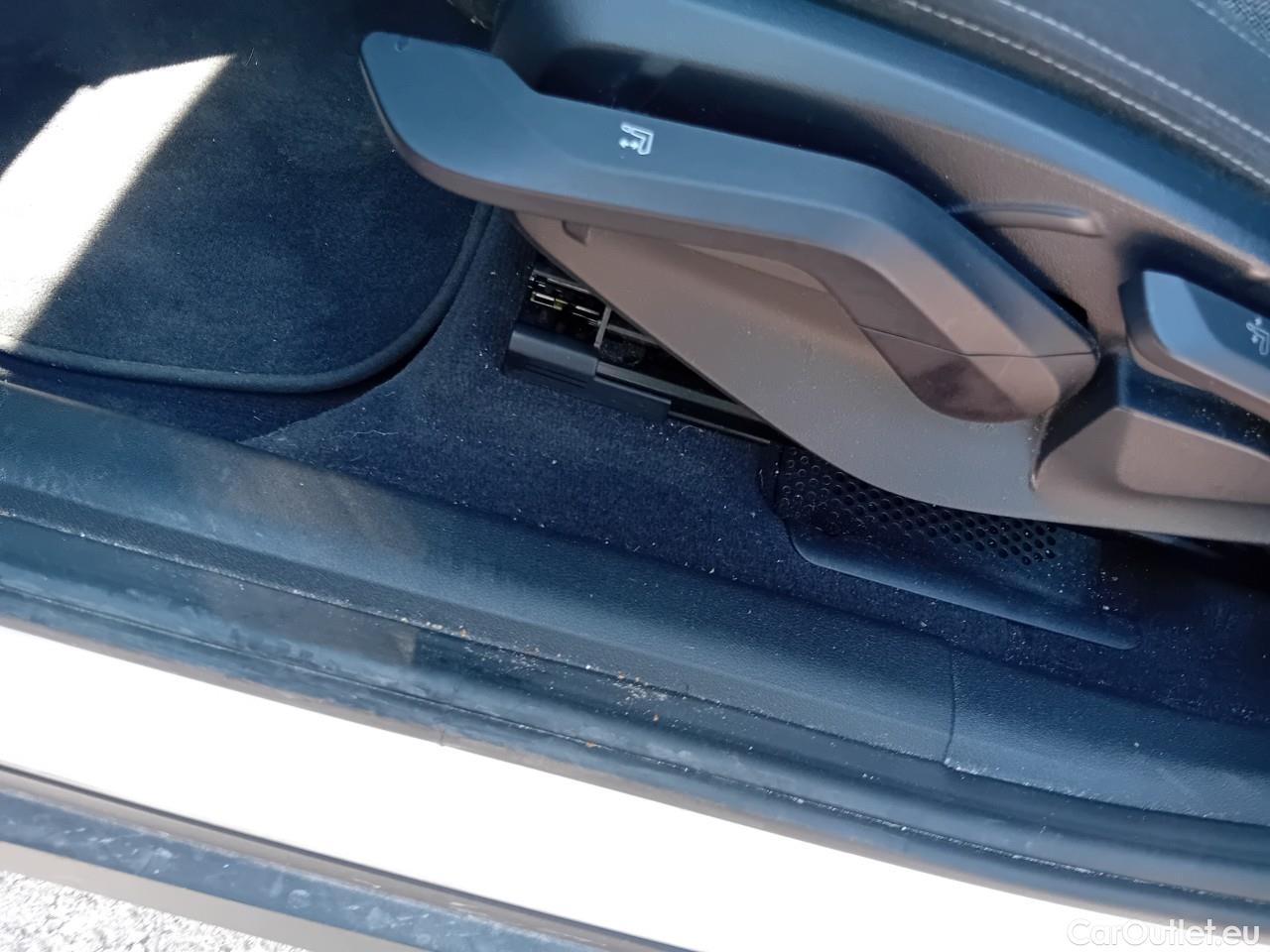  Land Rover  Discovery BMW X1 / 2022 / 5P / todoterreno sDrive18d #6