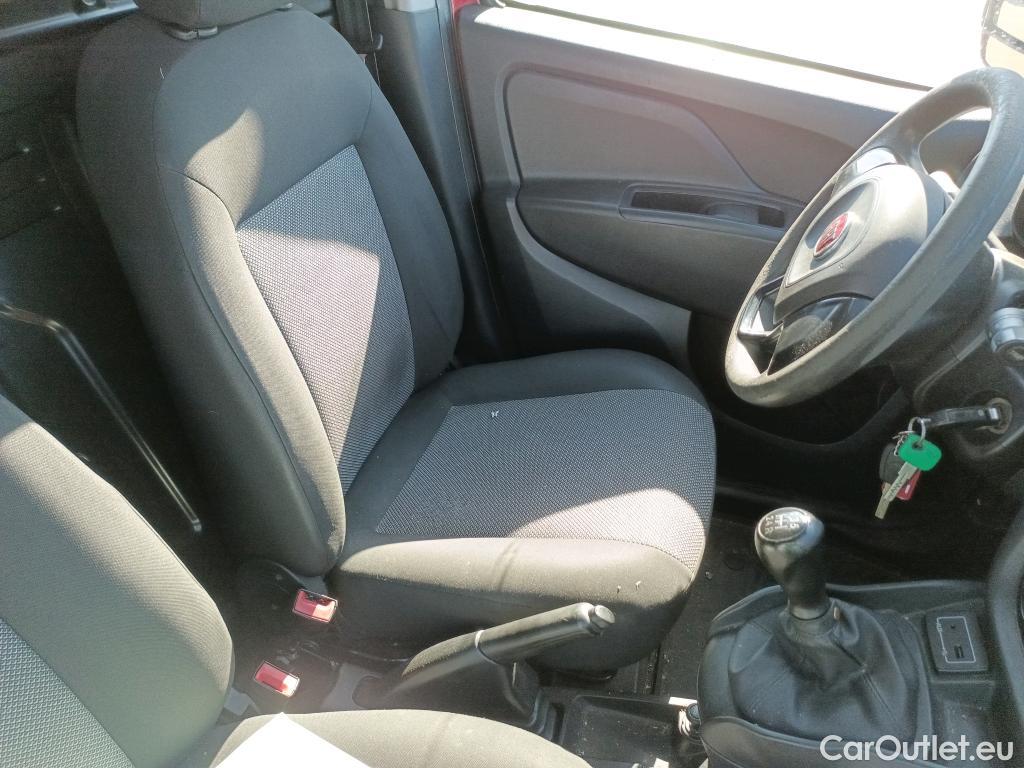  Fiat  Doblo FIAT Doblò Cargo/2015/4P/furgón derivado de turismo Base Maxi 1.3 Mjet 70kW Carga Aumentada #55