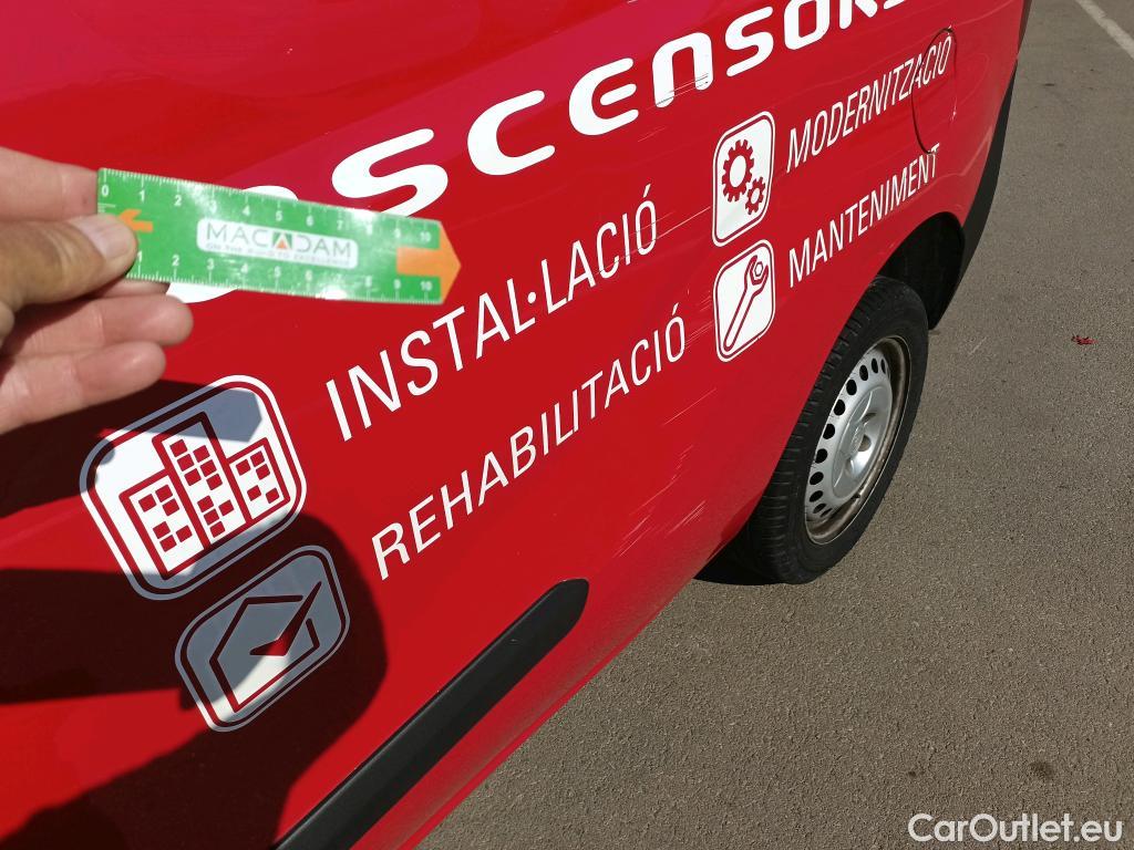  Fiat  Doblo FIAT Doblò Cargo/2015/4P/furgón derivado de turismo Base Maxi 1.3 Mjet 70kW Carga Aumentada #3