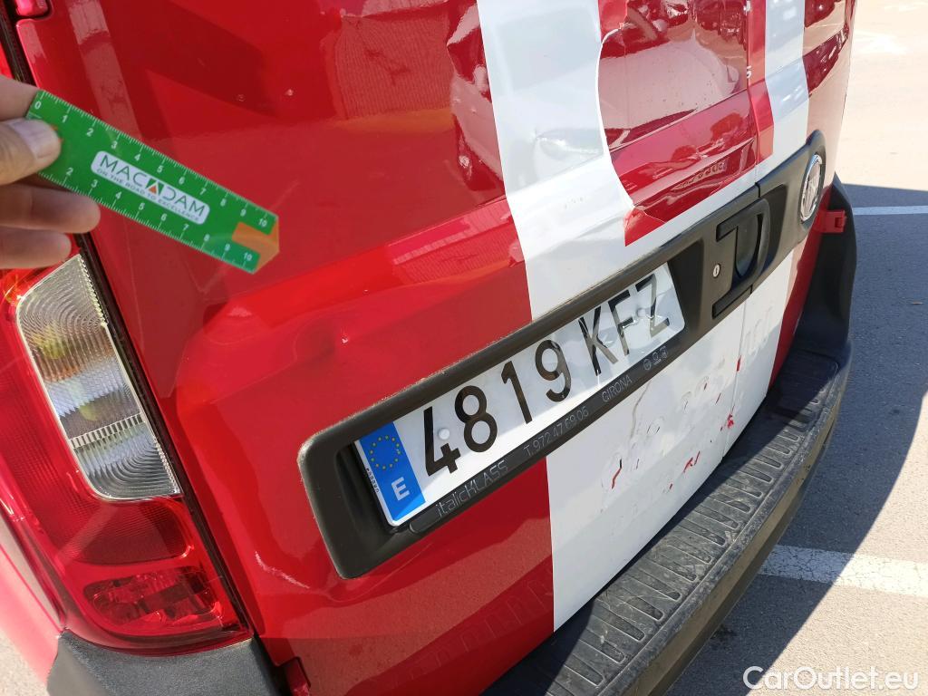  Fiat  Doblo FIAT Doblò Cargo/2015/4P/furgón derivado de turismo Base Maxi 1.3 Mjet 70kW Carga Aumentada #18
