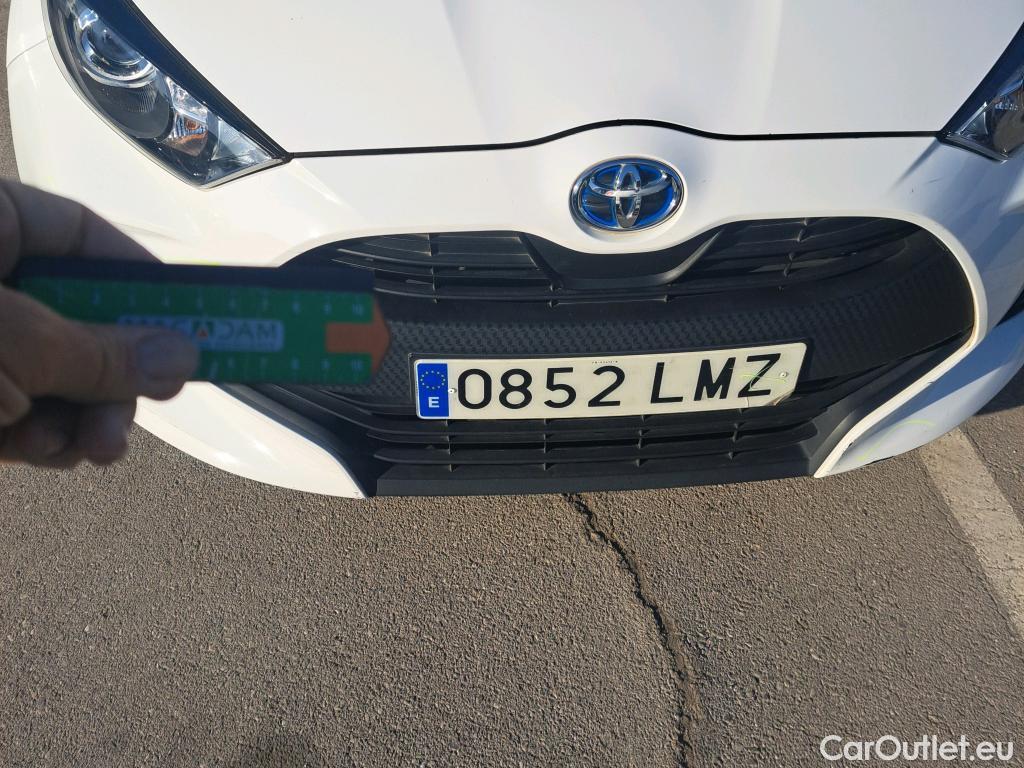  Toyota  Yaris TOYOTA  / 2020 / 5P / berlina con portón 1.5 120H Active Tech #31
