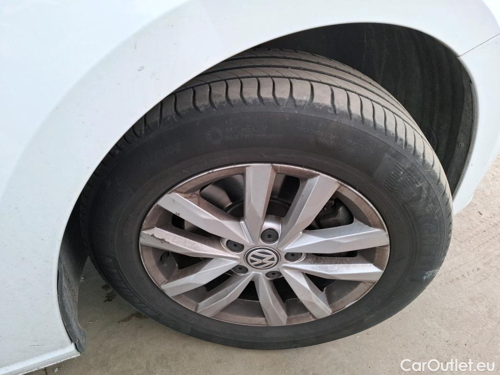  Volkswagen  Touran  Confortline Business BMT/Start-Stop 1.6 TDI 115CV BVA7 7 Sieges E6 #1
