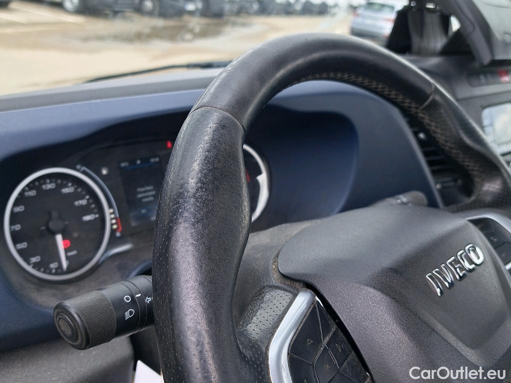  Land Rover  Discovery IVECO Daily / 2019 / 2P / chasis cabina 35C 18H A8 3750 #25