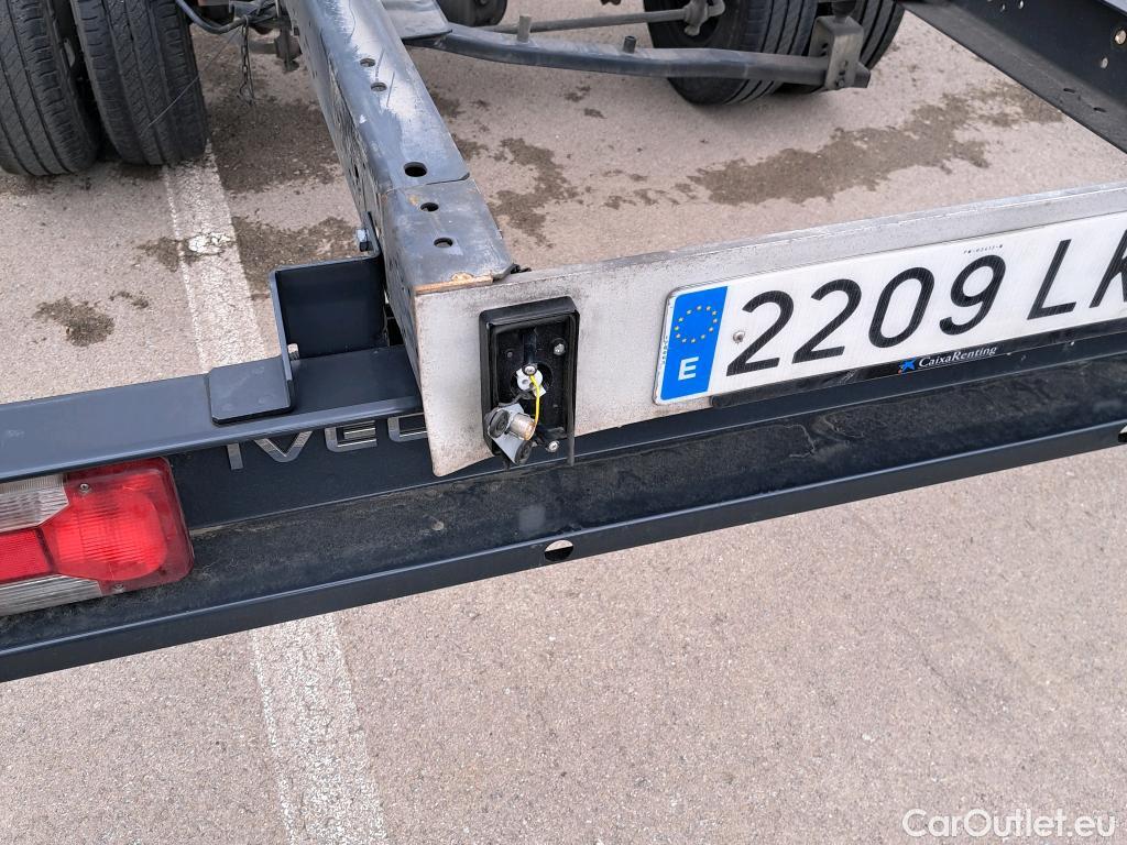  Land Rover  Discovery IVECO Daily / 2019 / 2P / chasis cabina 35C 18H A8 3750 #26