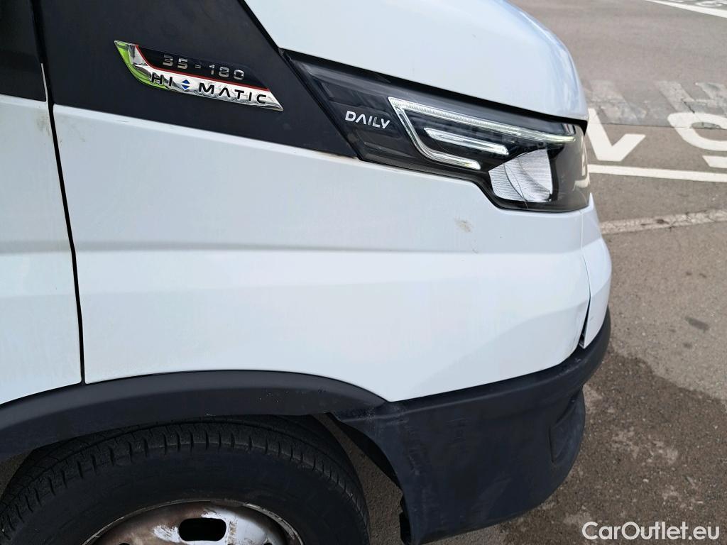  Land Rover  Discovery IVECO Daily / 2019 / 2P / chasis cabina 35C 18H A8 3750 #9
