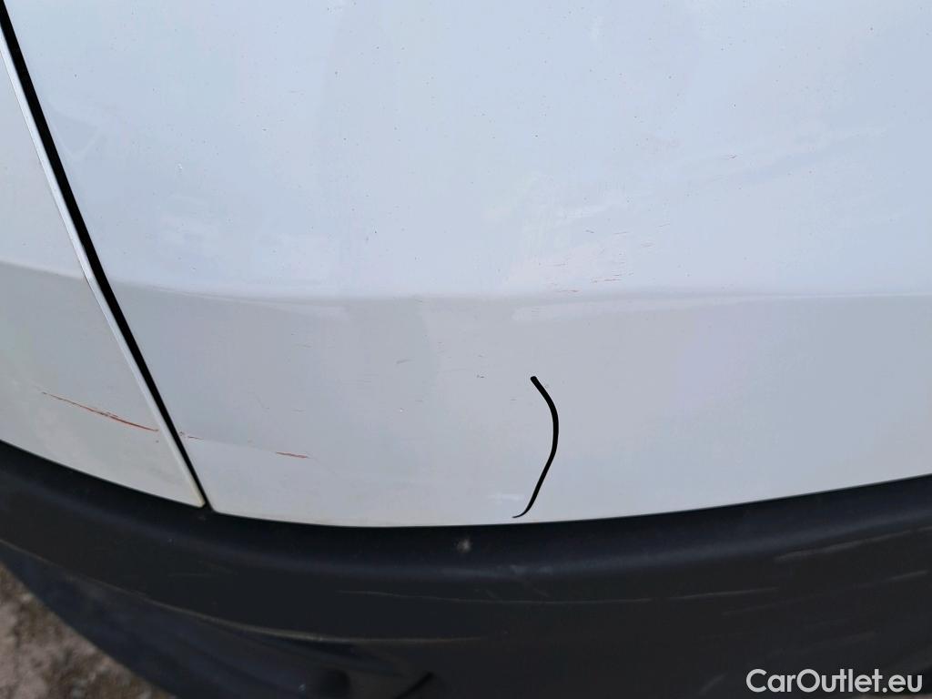  Land Rover  Discovery IVECO Daily / 2019 / 2P / chasis cabina 35C 18H A8 3750 #23