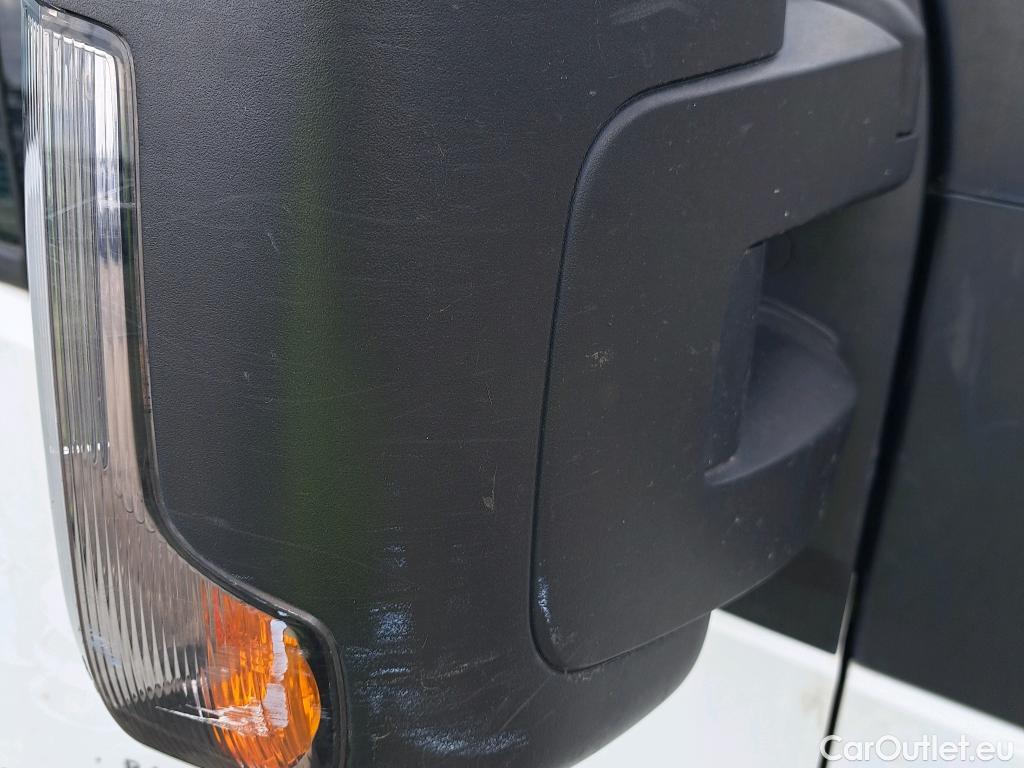  Land Rover  Discovery IVECO Daily / 2019 / 2P / chasis cabina 35C 18H A8 3750 #35