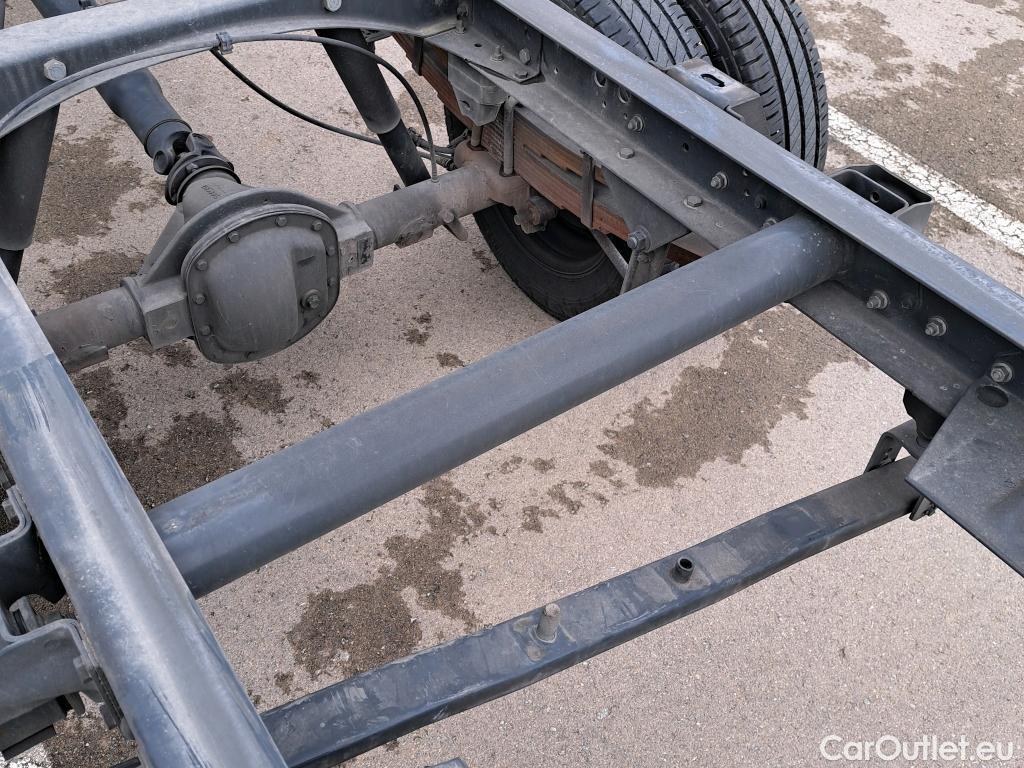  Land Rover  Discovery IVECO Daily / 2019 / 2P / chasis cabina 35C 18H A8 3750 #8