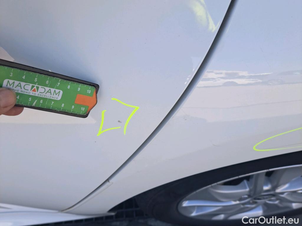  Toyota  Yaris TOYOTA  / 2020 / 5P / berlina con portón 1.5 120H Active Tech #28