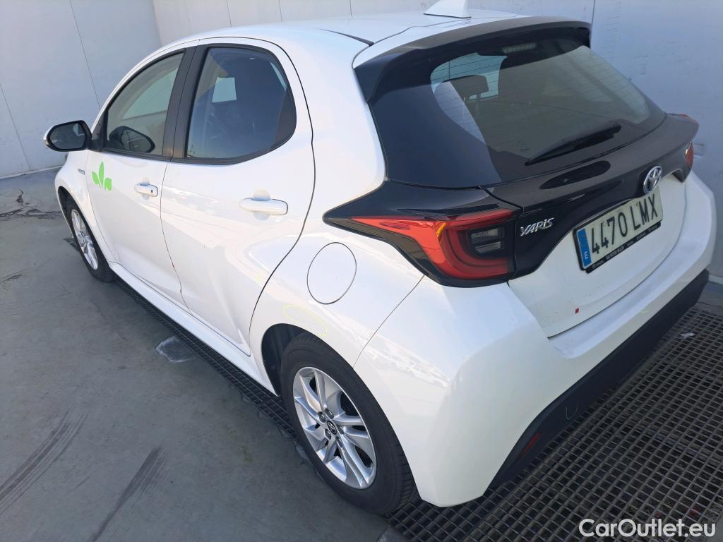  Toyota  Yaris TOYOTA  / 2020 / 5P / berlina con portón 1.5 120H Active Tech #8