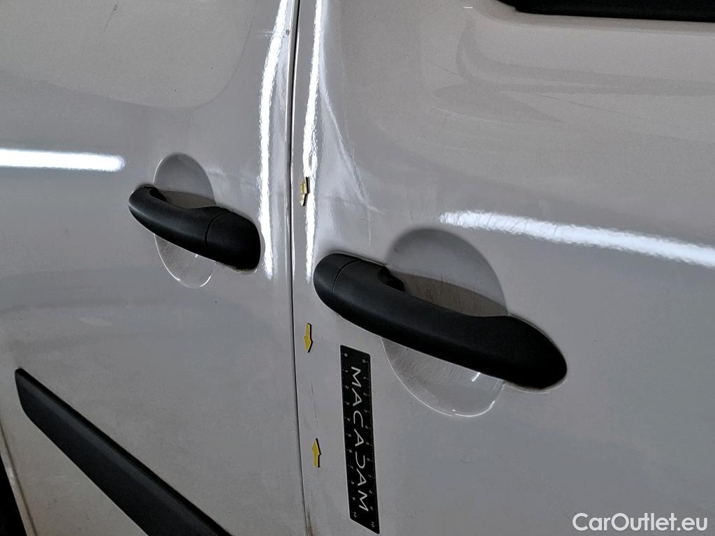  Renault  Kangoo  II Express Extra (Série Spéciale) 1.5 dCi 95CV BVM6 E6dT #22