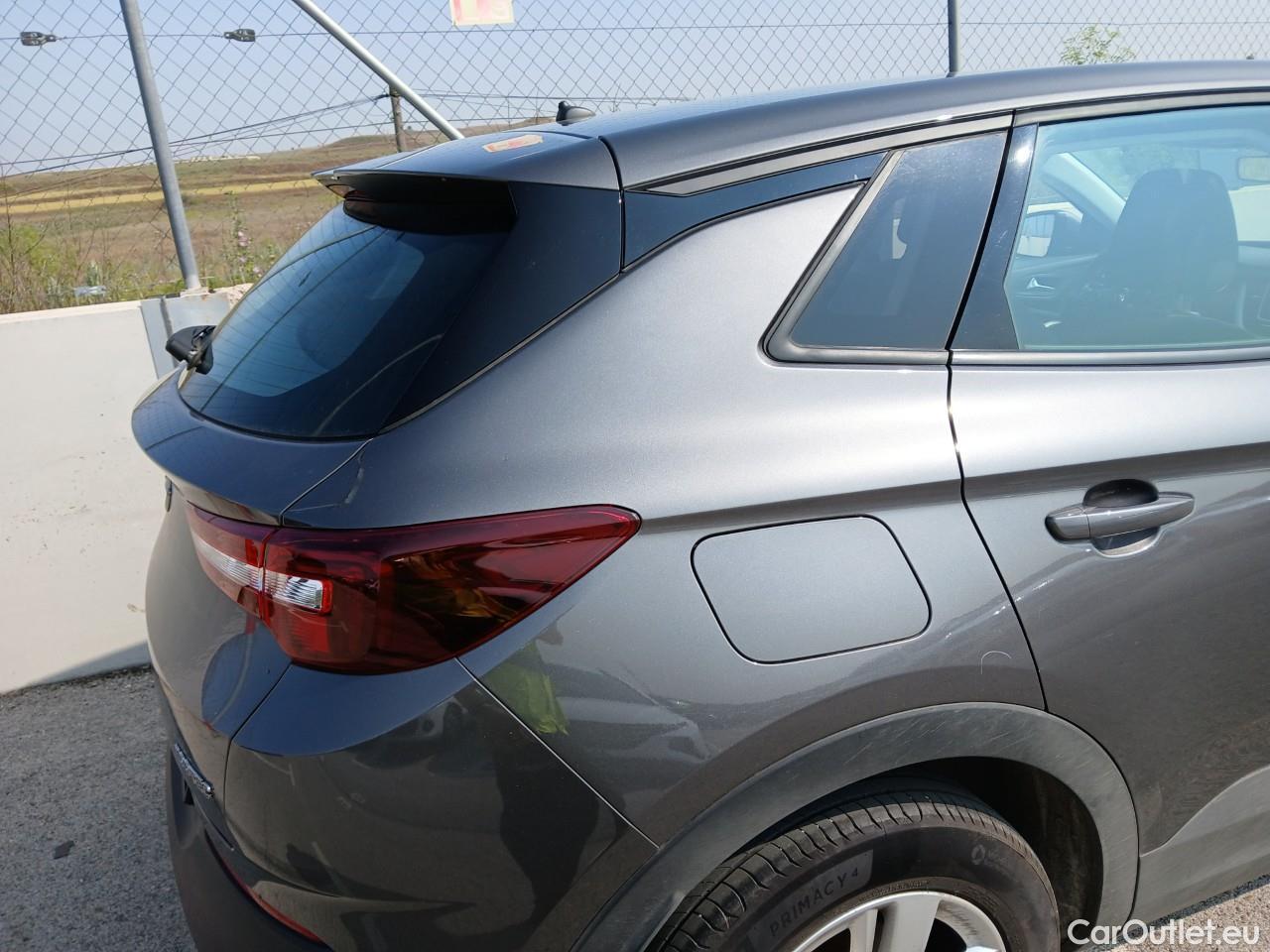  Opel   Grandland X OPEL / 2017 / 5P / todoterreno 1.2 Turbo Edition #13