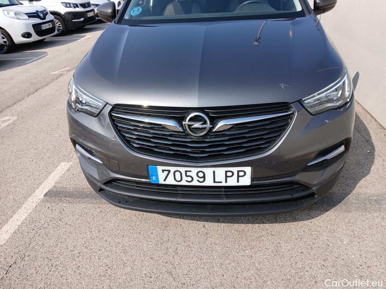  Opel   Grandland X OPEL / 2017 / 5P / todoterreno 1.2 Turbo Edition #4