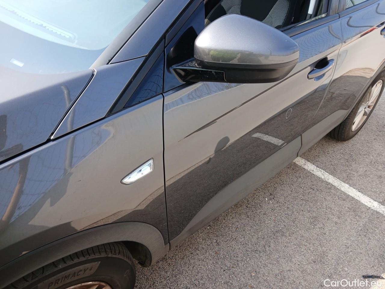  Opel   Grandland X OPEL / 2017 / 5P / todoterreno 1.2 Turbo Edition #8