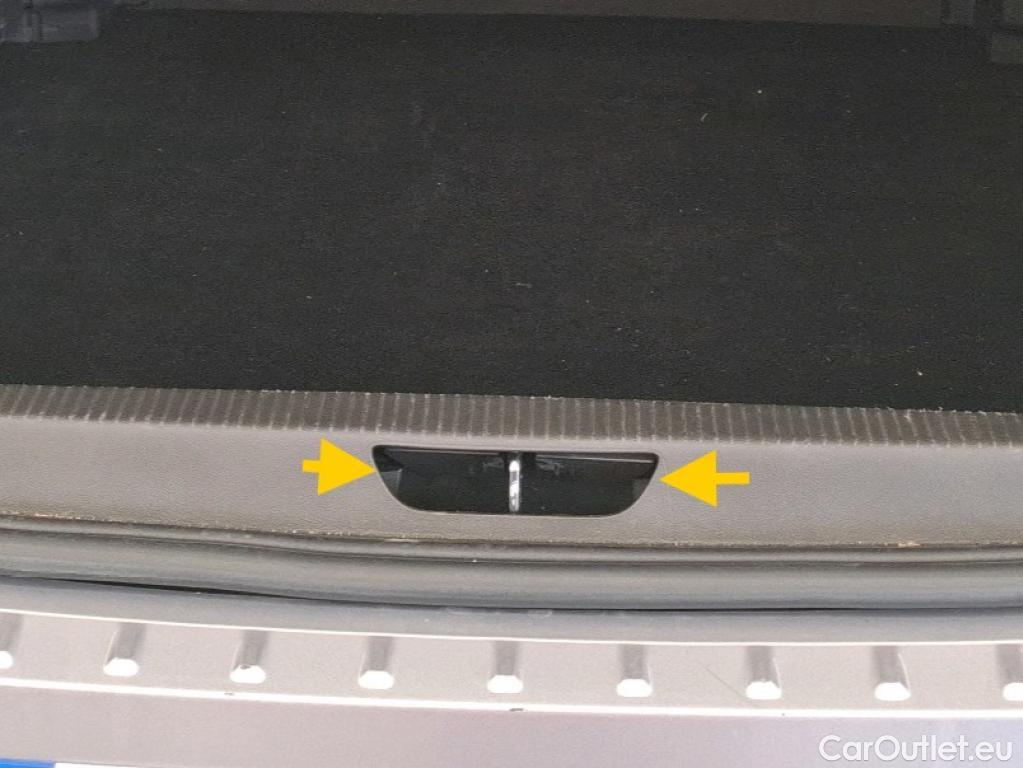  Opel   Grandland X Grandland X Elegance Business 1.5 130CV BVA8 E6d #13