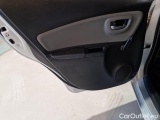  Toyota  Yaris TOYOTA  / 2017 / 5P / BERLINA 1.5 HYBRID BUSINESS #116
