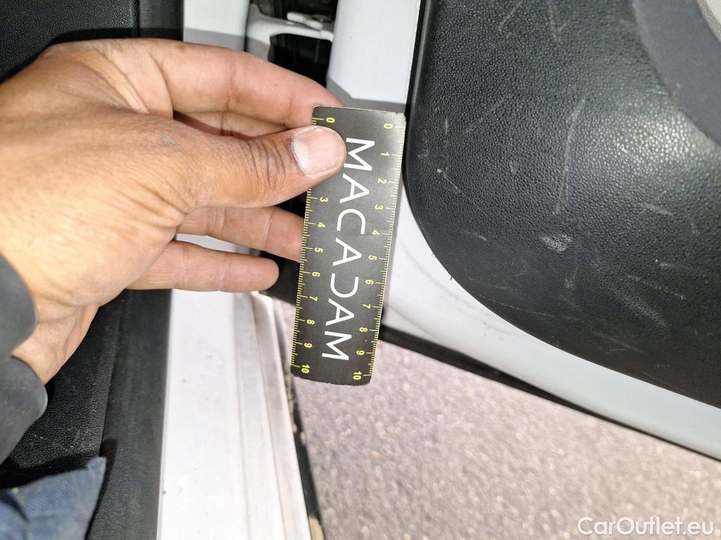  Citroen  C3  Société Feel Nav 1.2 PureTech 80CV BVM5 E6 #32