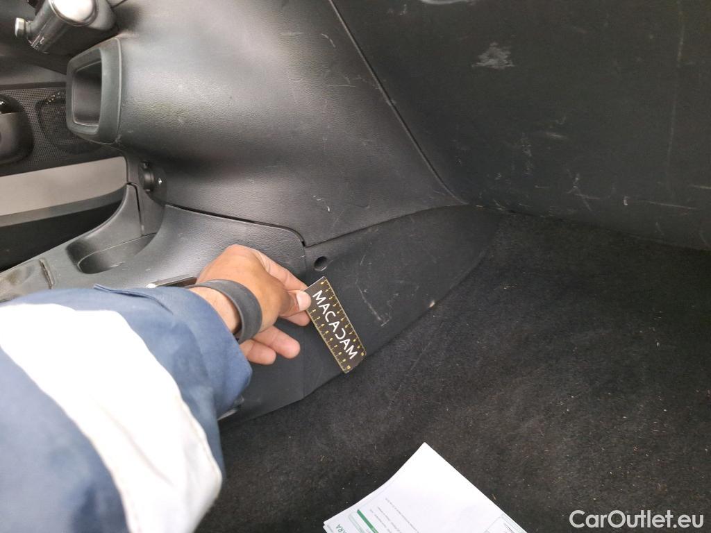  Citroen  C3  Société Feel Nav 1.2 PureTech 80CV BVM5 E6 #38