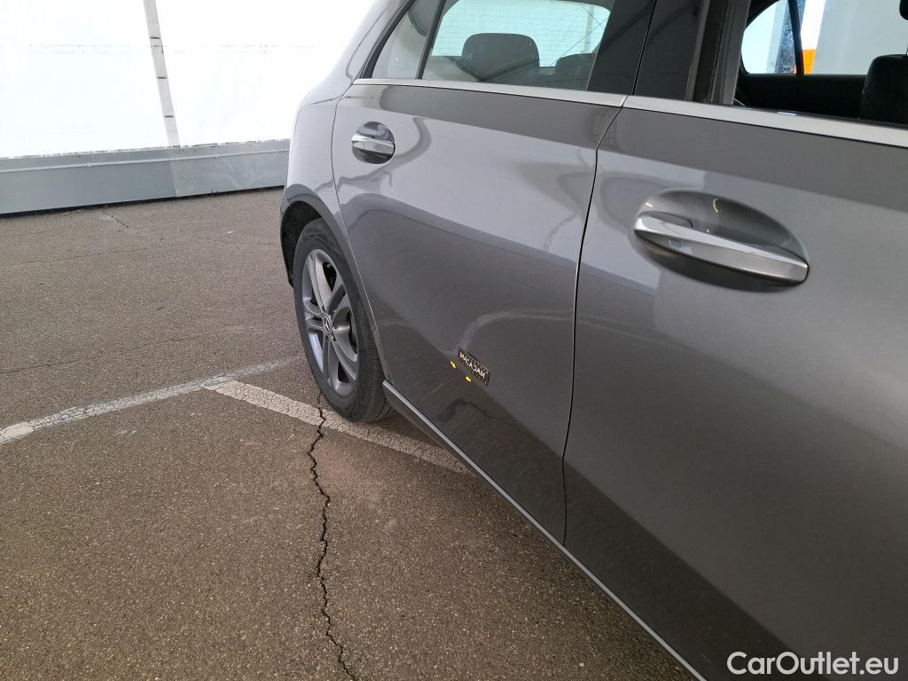  Mercedes  A-Klasse MERCEDES-BENZ Classe A Compact / 2018 / 5P / Berline A 180 d Business Line #22