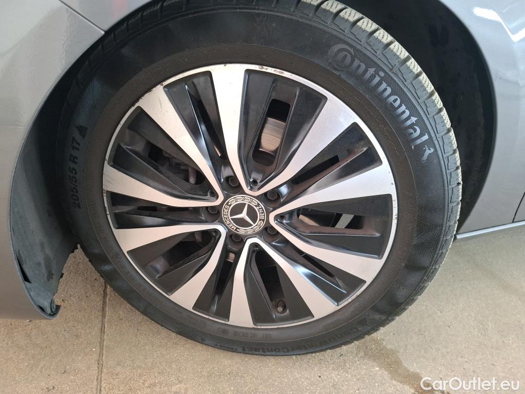  Mercedes  A-Klasse MERCEDES-BENZ Classe A Compact / 2018 / 5P / Berline A 200 d Business Line 8G-DCT #24