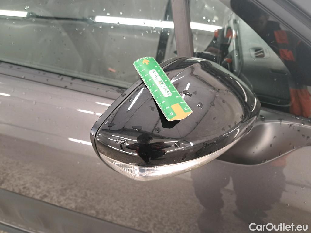  Citroen  C3 CITROEN  / 2016 / 5P / Berline PureTech 110 S&S BVM6 Shine Business #5