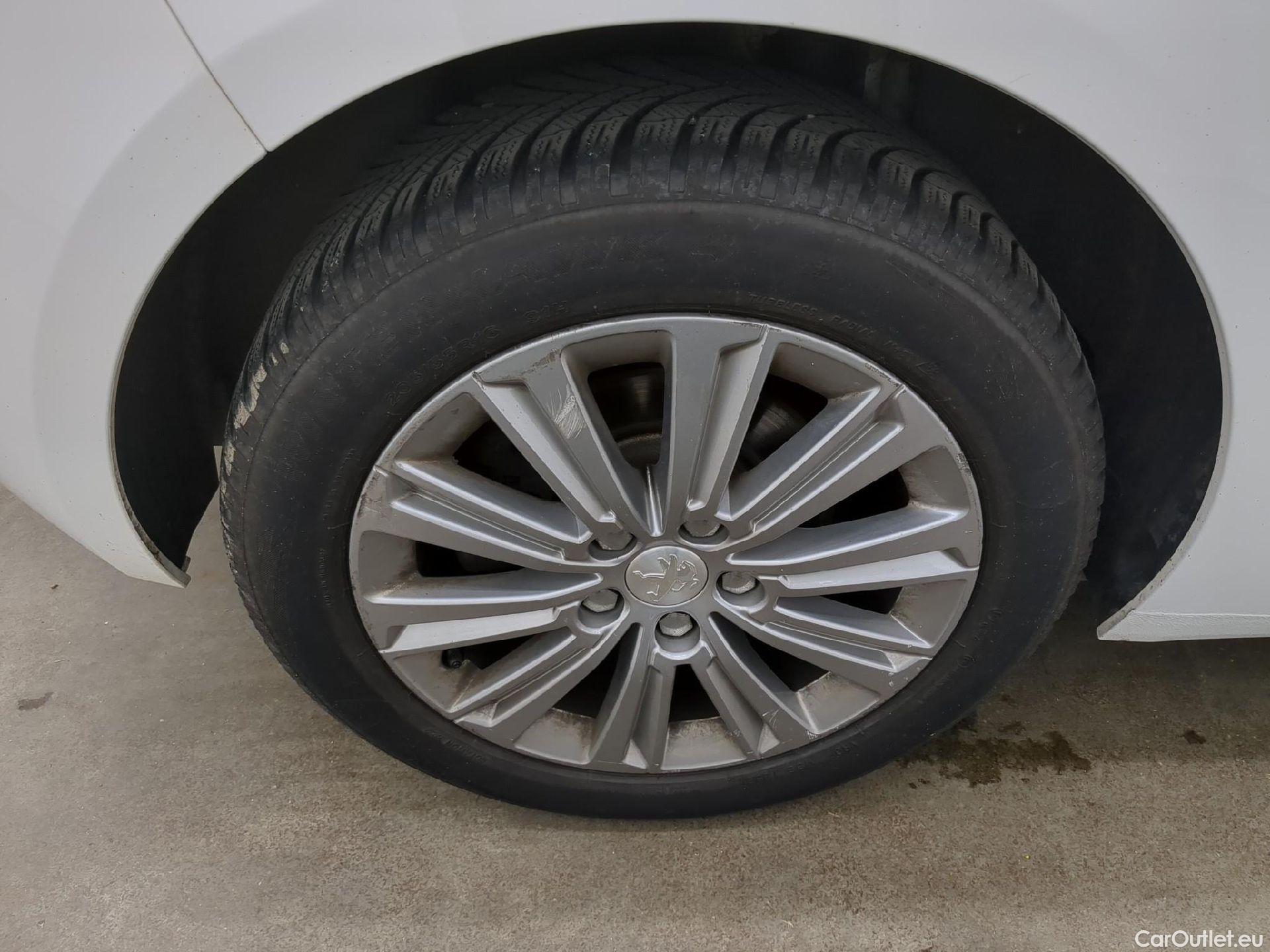  Peugeot  308  Allure Pack 1.2 PureTech 130CV BVA8 E6d #16