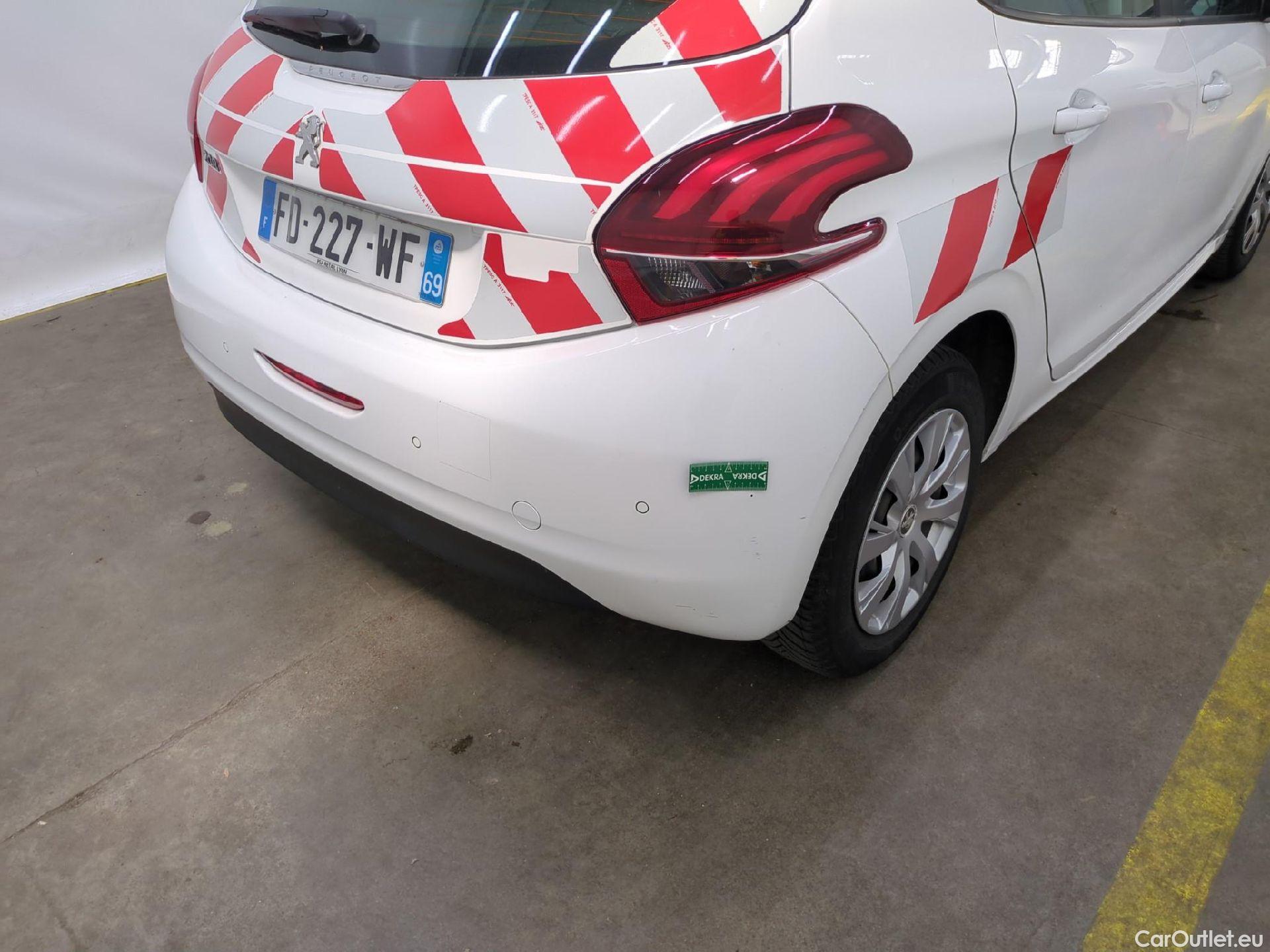  Peugeot  208  Affaire Premium Pack 1.2 80CV BVM5 E6dT #11
