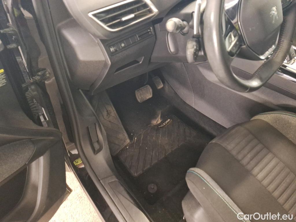  Peugeot  5008  Active Pack 1.5 HDi 130CV BVA8 7 Sieges E6d #1