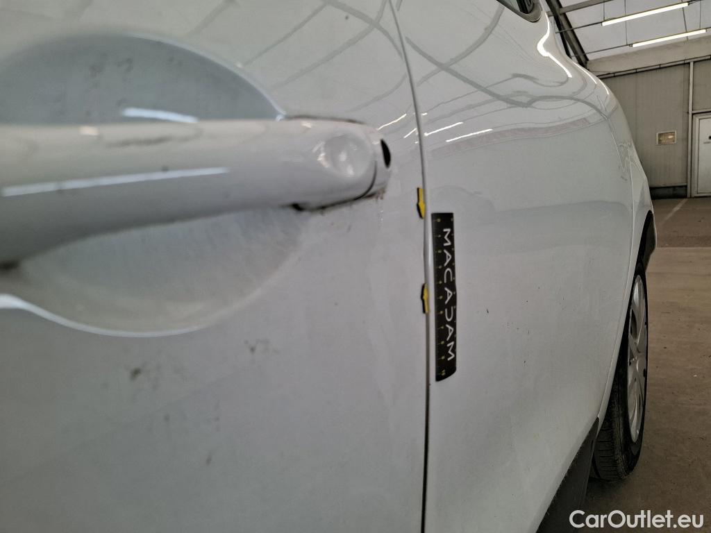  Renault  Clio  IV Air MediaNav 1.5 dCi 75CV BVM5 E6 #26