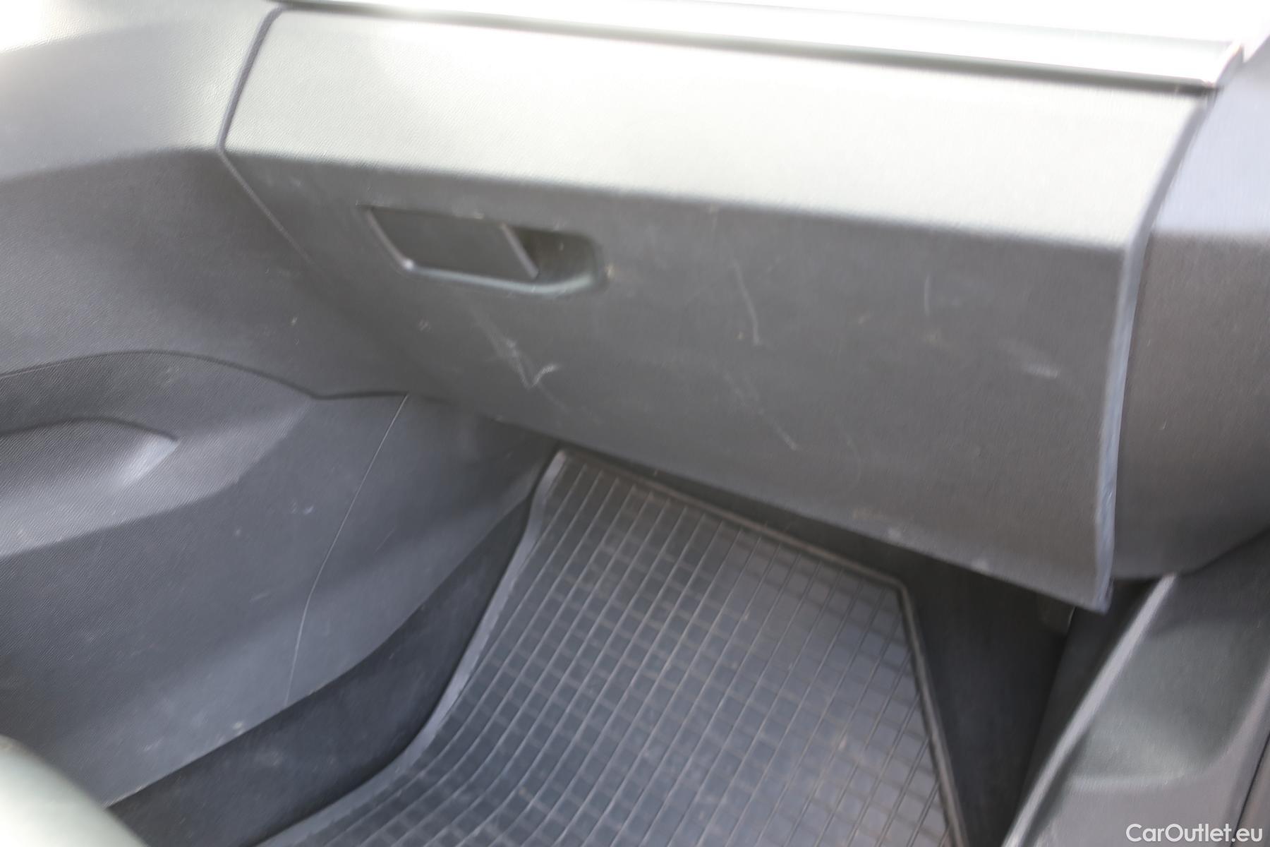  Peugeot  5008  (12.2016->)  1.5BHDi 130 GT AT 5d #18