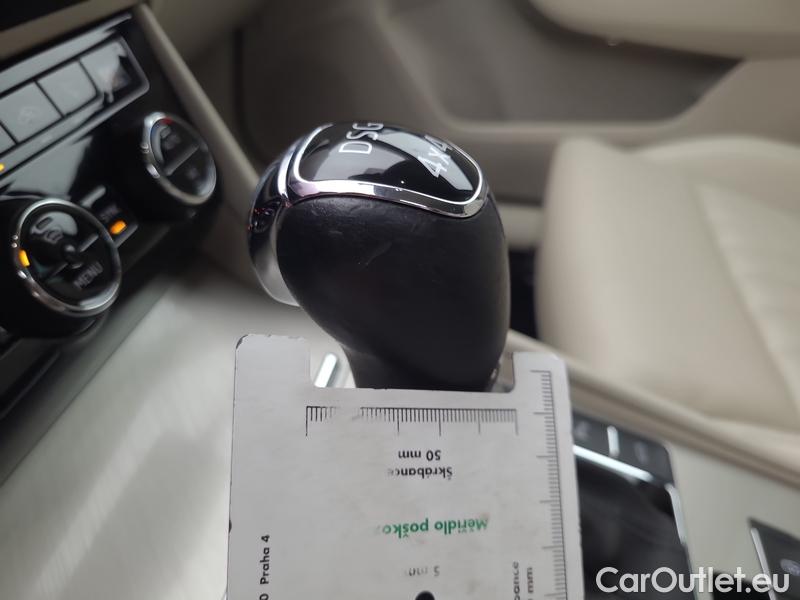  Skoda  Superb  Combi (3V5)(2015) Sup.C.FL2.0TDI 140 L&K 4x4 AT #6