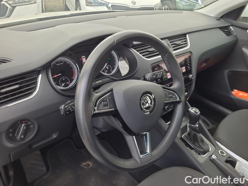  Skoda  Octavia  Combi  (5E5)(03.2017->) Octa.Com TDI 135 Style 4x4 AT #9