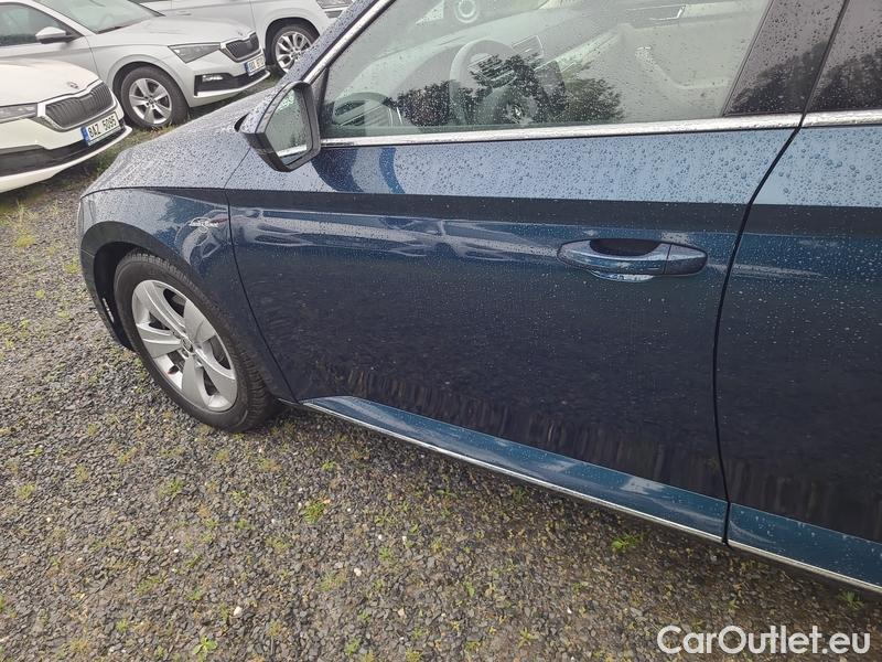  Skoda  Superb  Combi (3V5)(2015) Sup.C.FL2.0TDI 140 L&K 4x4 AT #3