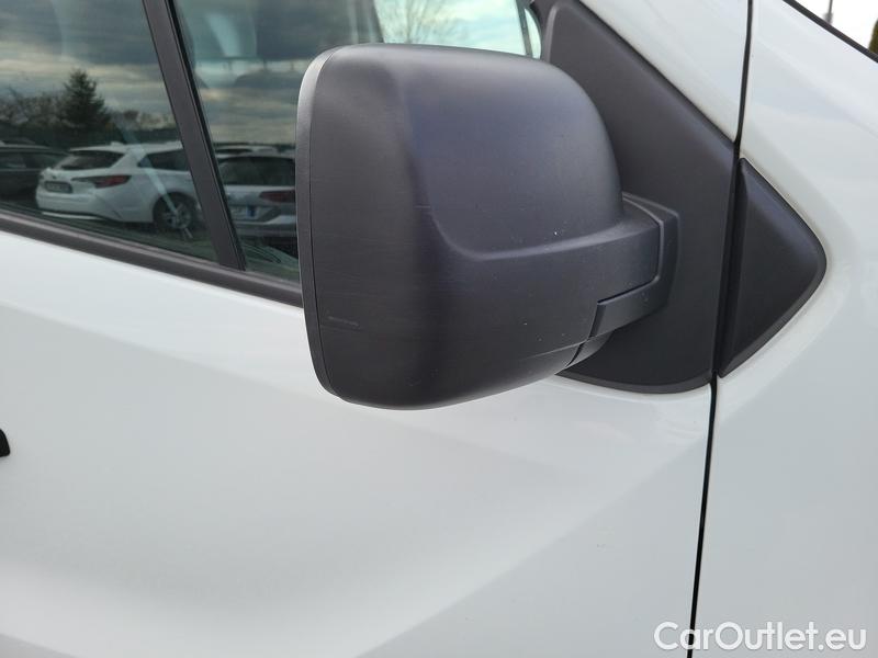  Renault  Trafic  LCV (2014) TraFur dCi 145k L2H1P2 COOL 4d #10