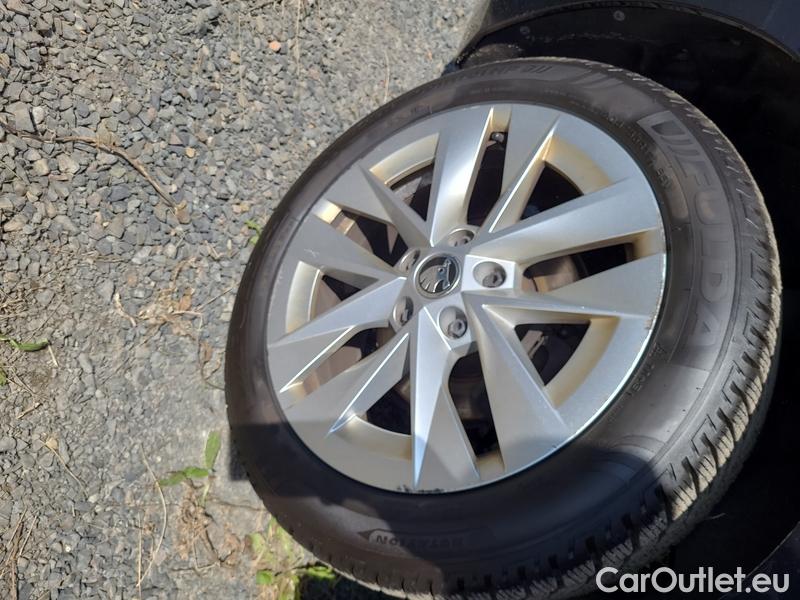  Skoda  Octavia  Lim. (NX3)(2020) Oct.2.0TDI 110 Style 5d #9