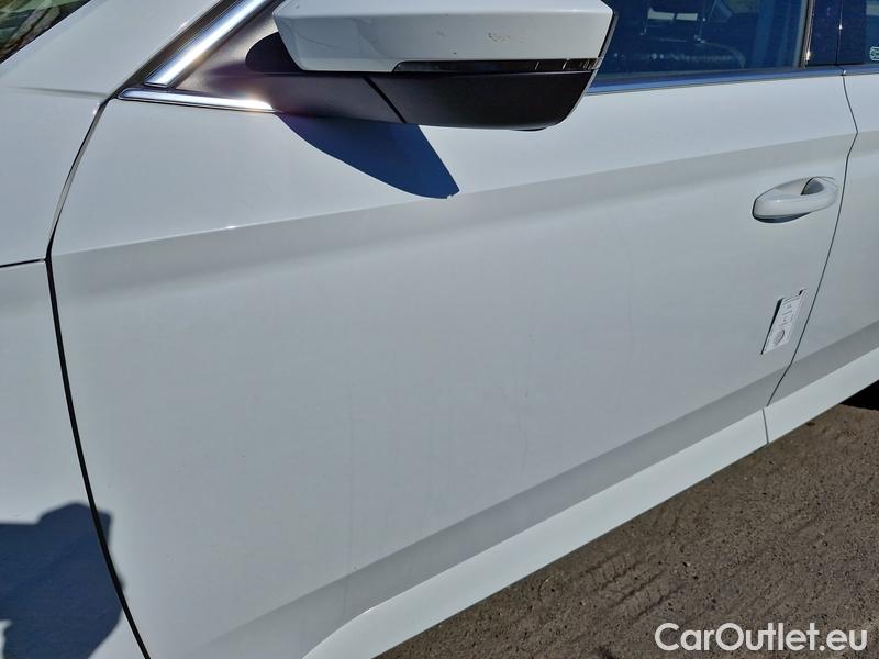  Skoda  Superb  (3V3)(2015)  2.0TSI 206 Style 4x4 AT #4