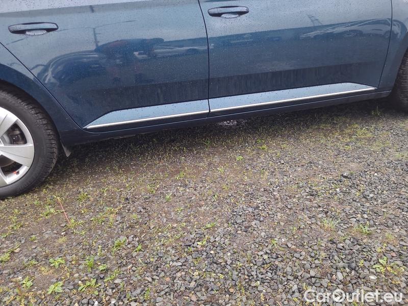  Skoda  Superb  Combi (3V5)(2015) Sup.C.FL2.0TDI 140 L&K 4x4 AT #11