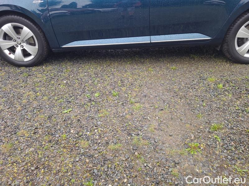 Skoda  Superb  Combi (3V5)(2015) Sup.C.FL2.0TDI 140 L&K 4x4 AT #2