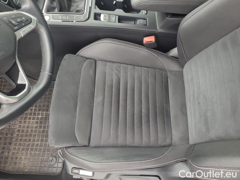  Volkswagen  Passat  Variant (CB5) (2019) Pas.Var.2.0TDI 110 Elegance #27