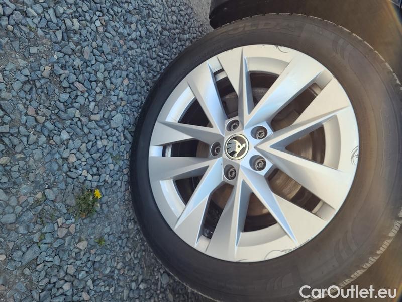  Skoda  Octavia  Lim. (NX3)(2020) Oct.2.0TDI 110 Style 5d #2