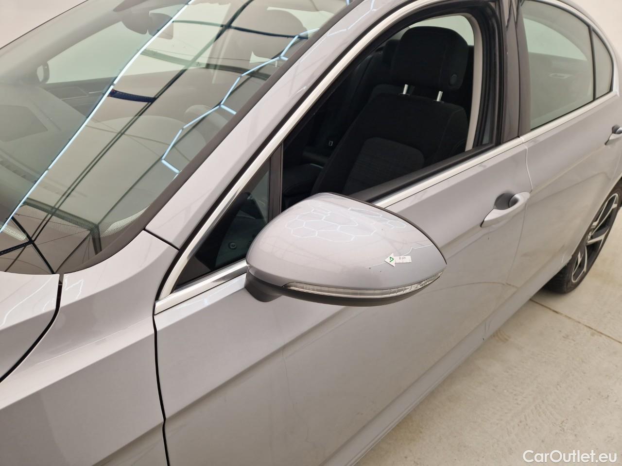  Volkswagen  Passat Comfortline 2.0 TDI DSG 150 CP #2