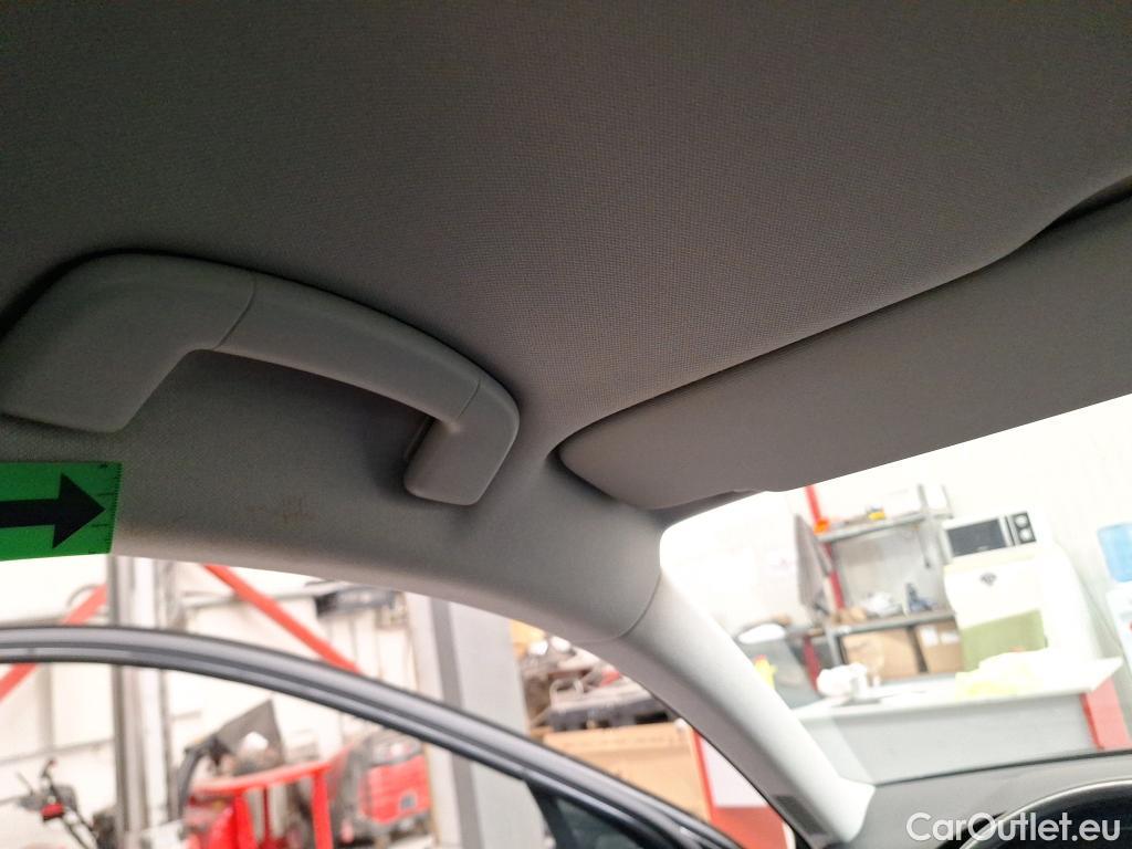  Volkswagen  Passat Comfortline 2.0 TDI 122CP DSG #9