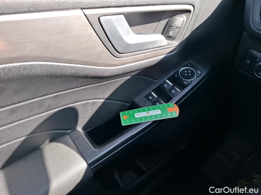  Ford  Kuga FORD  / 2019 / 5P / SUV 2.5 Dur 225 hybrid PHEV Pshift Titanium #1