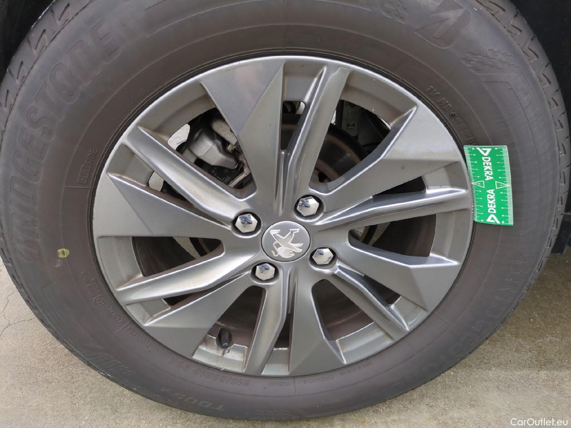  Peugeot  2008  Active Pack 1.2 PureTech 130CV BVA8 E6d #7